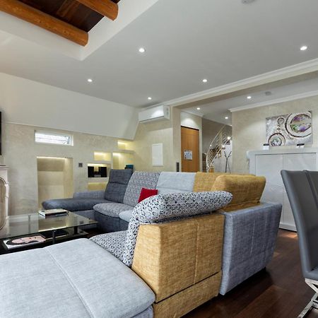 The Queen Luxury Apartments - Villa Vinicia Luxembourg Bagian luar foto